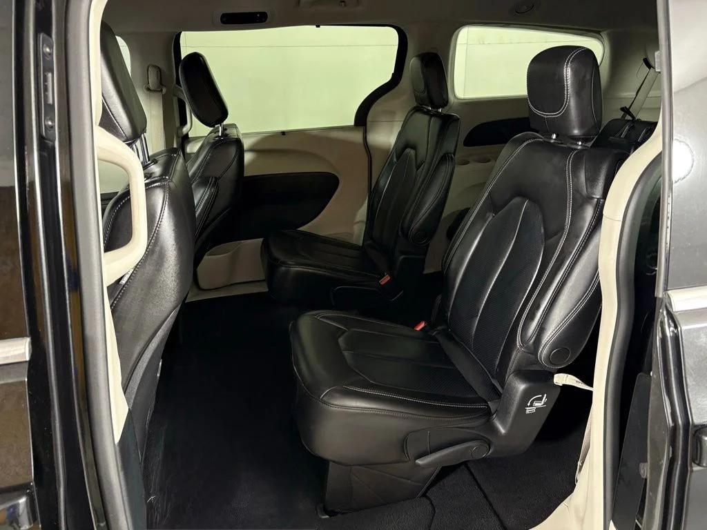 Used 2023 Black Chrysler Touring L image 36