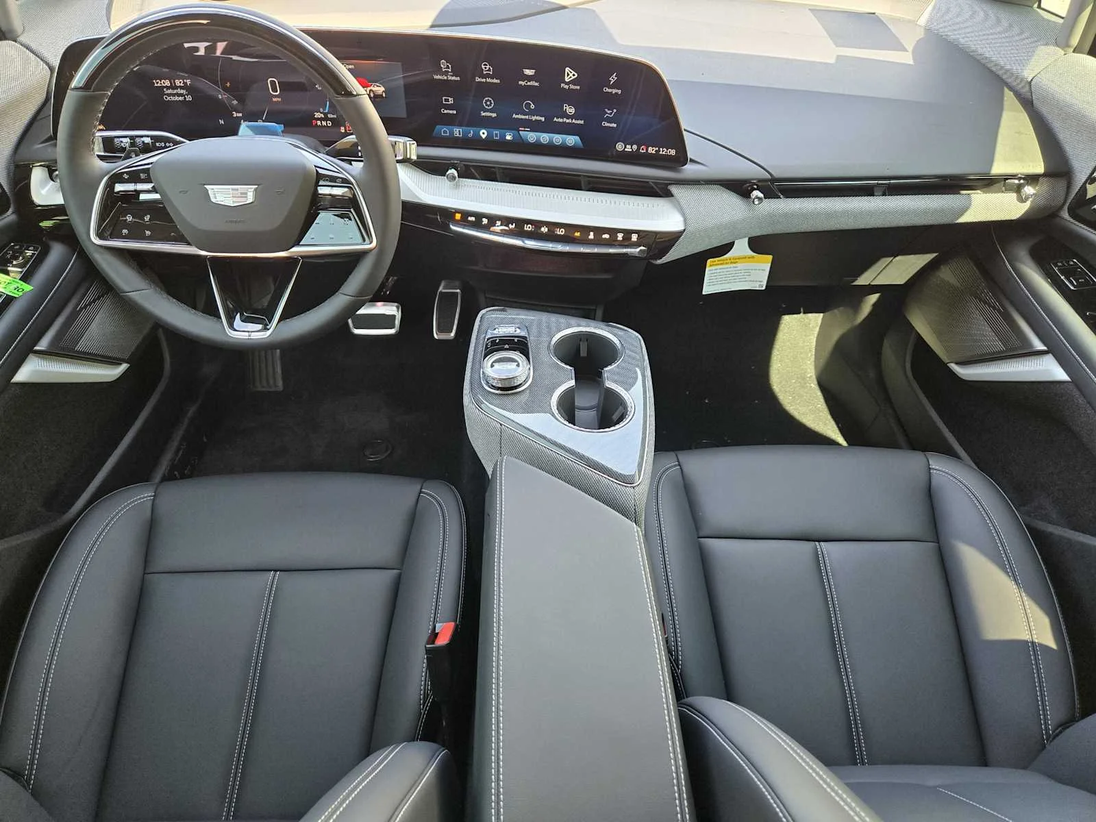 New 2027 Vibrant White Tricoat Cadillac Luxury image 18