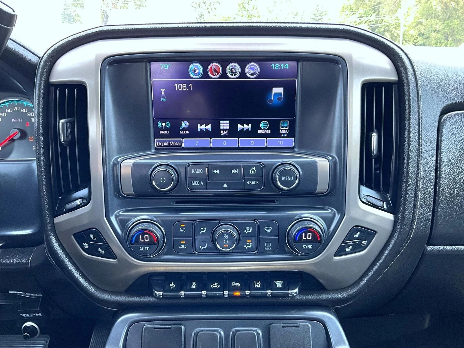 Used 2018 White GMC Denali image 15