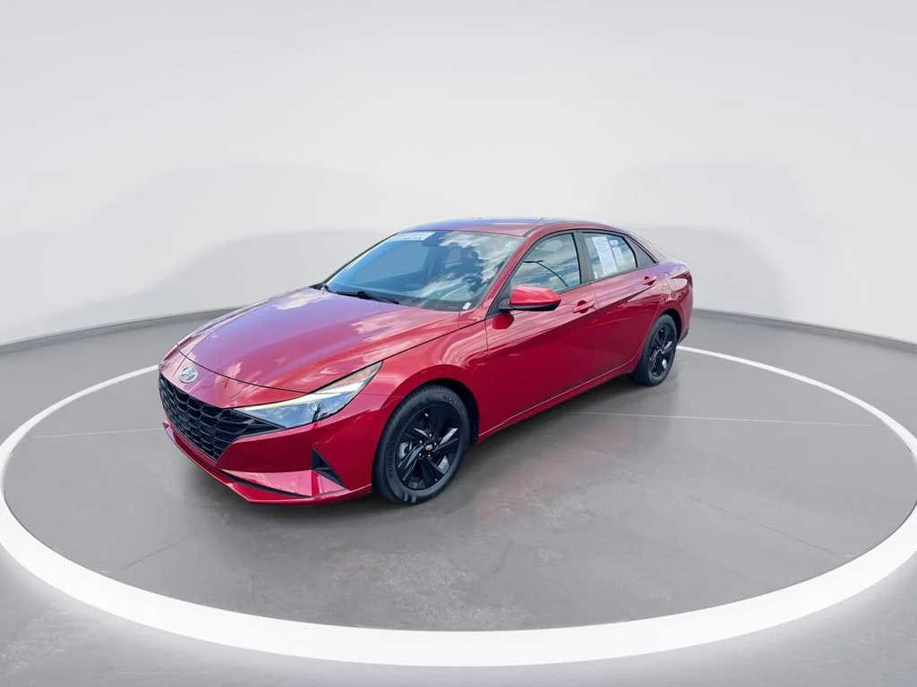 Used 2023 Red Hyundai Blue image 4