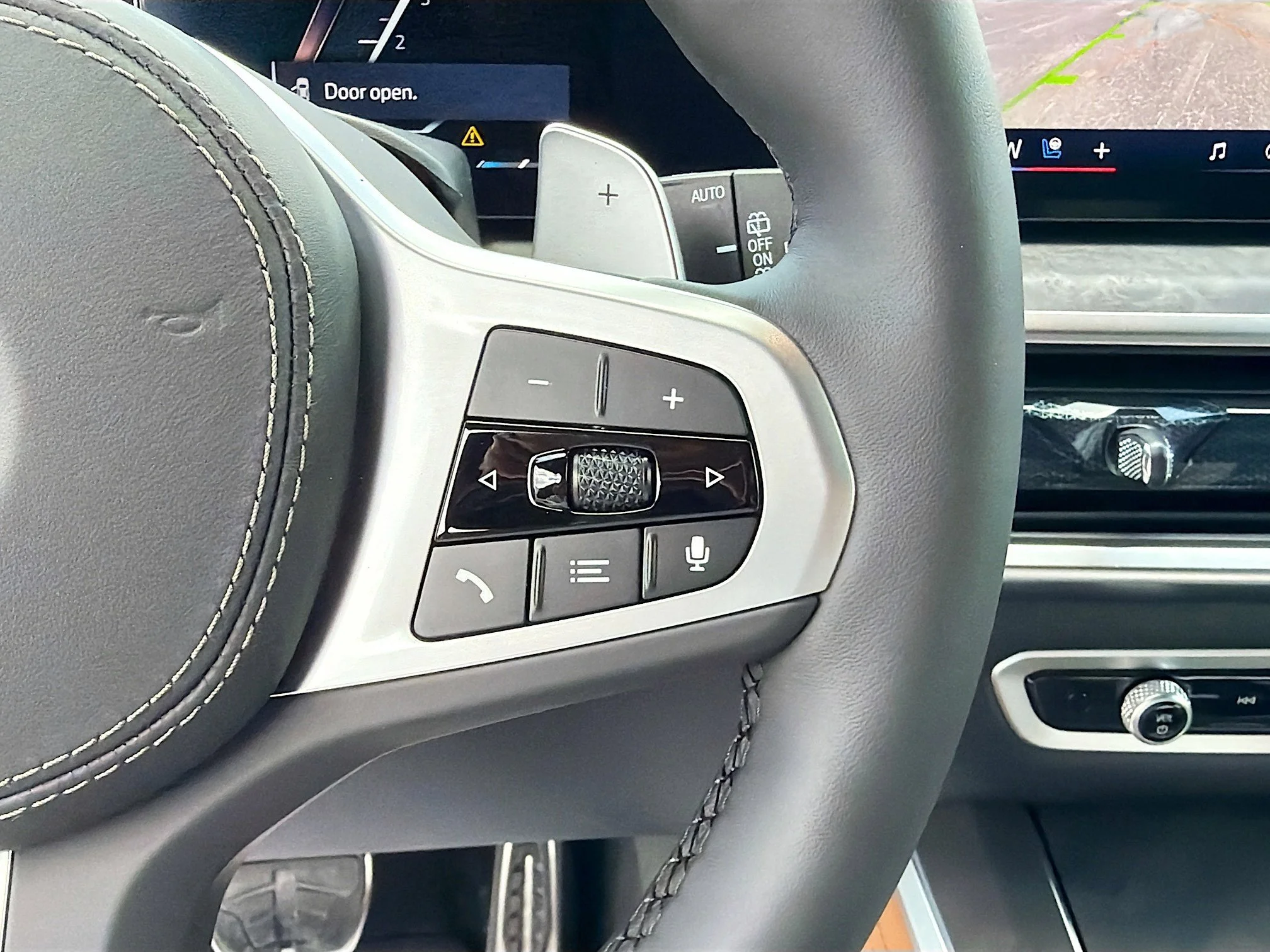 New 2026 Alpine White BMW sDrive40i image 37