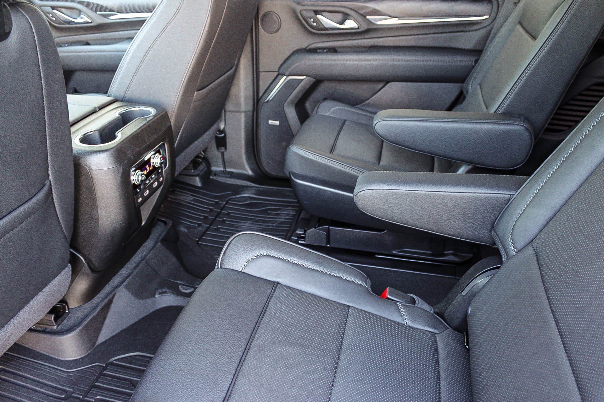 Used 2024 Sterling Metallic GMC Denali image 19
