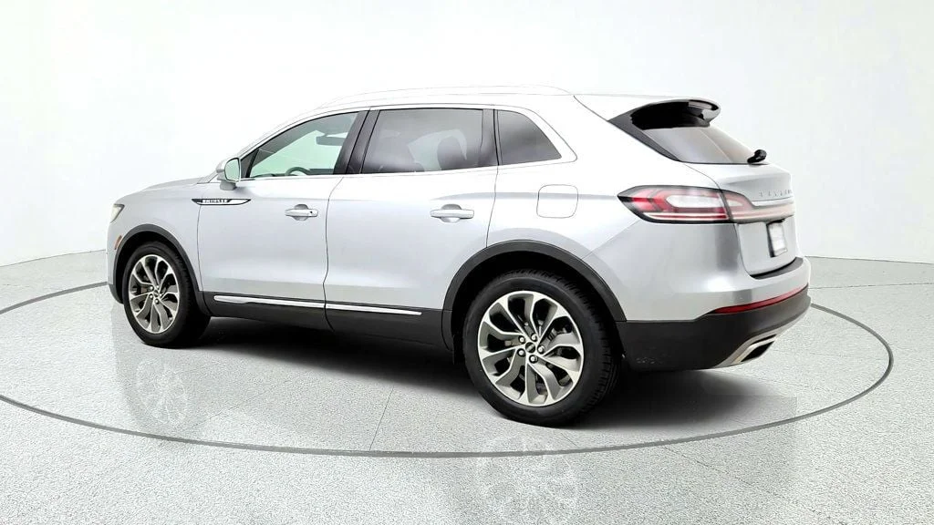 Used 2023 Silver Radiance Metallic Clearcoat Lincoln Reserve AWD w/ 20