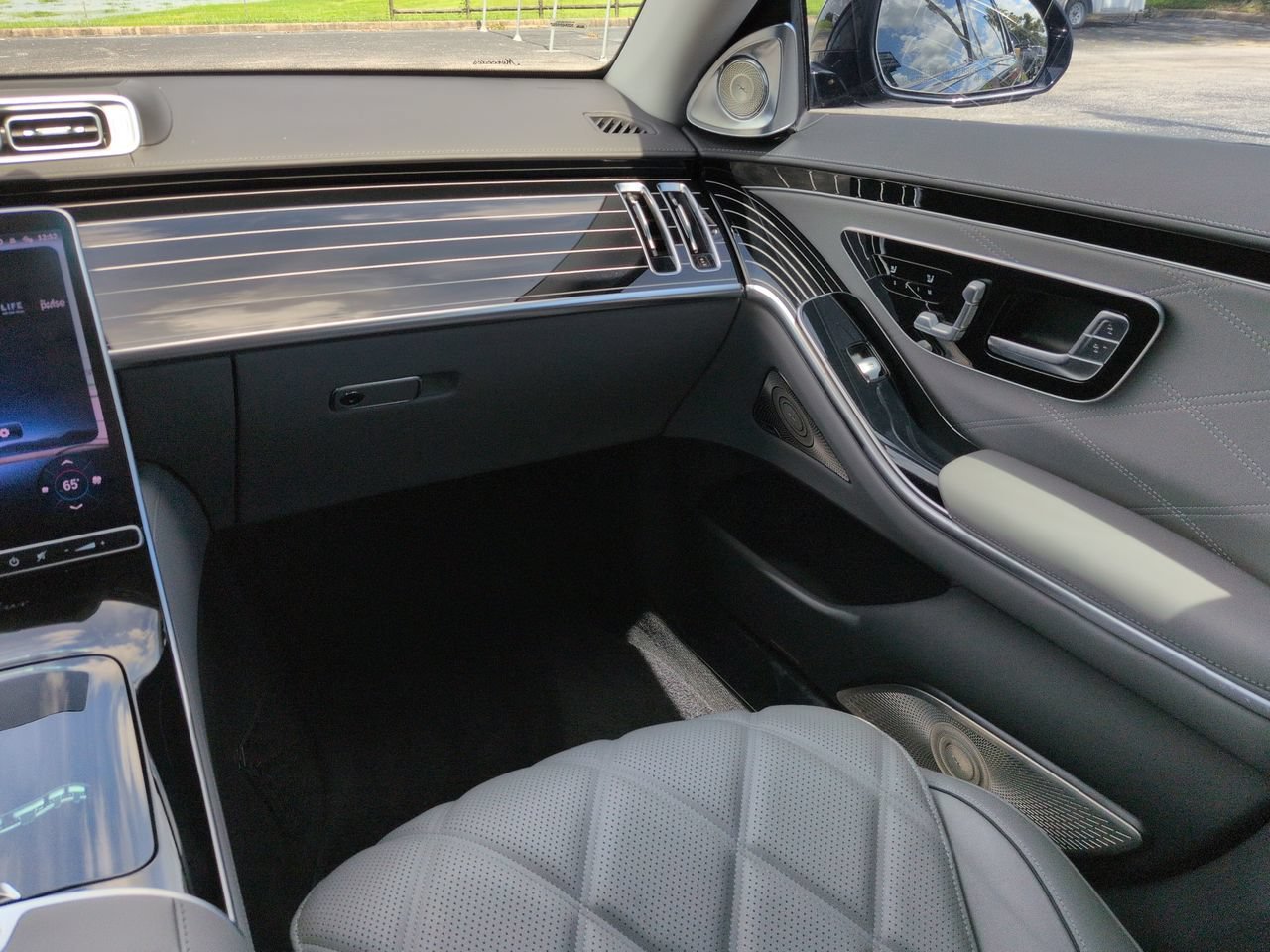 Used 2023 Obsidian Black Mercedes-Benz Maybach S 680 image 16