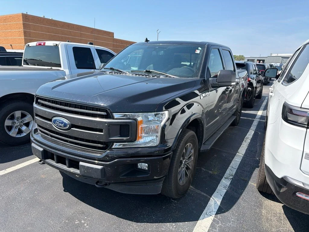 Used 2020 Black Ford XLT image 1