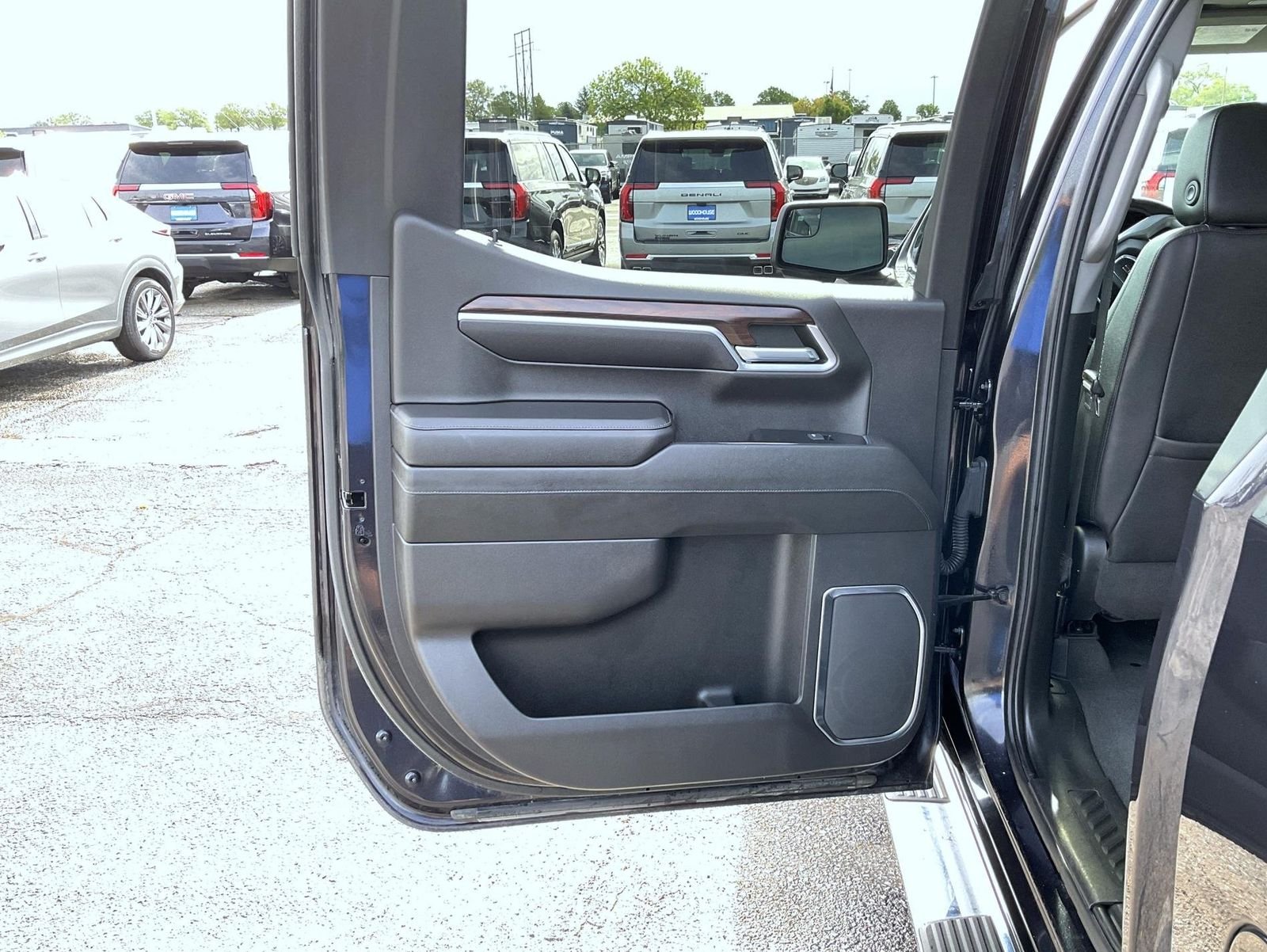 Used 2022 Silver GMC SLT image 20