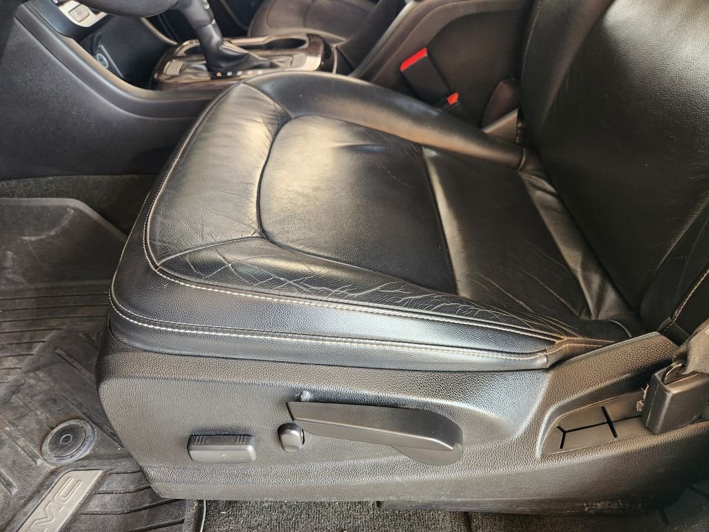 Used 2016 Onyx Black GMC 2WD SLT image 24