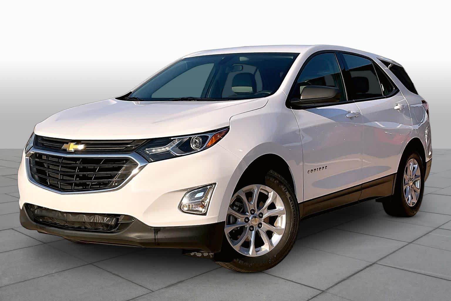 Used 2018 SUMMIT WHITE Chevrolet LS image 3
