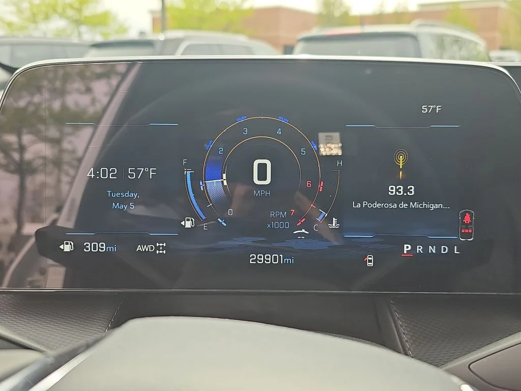 Used 2025 White Chevrolet LT image 18