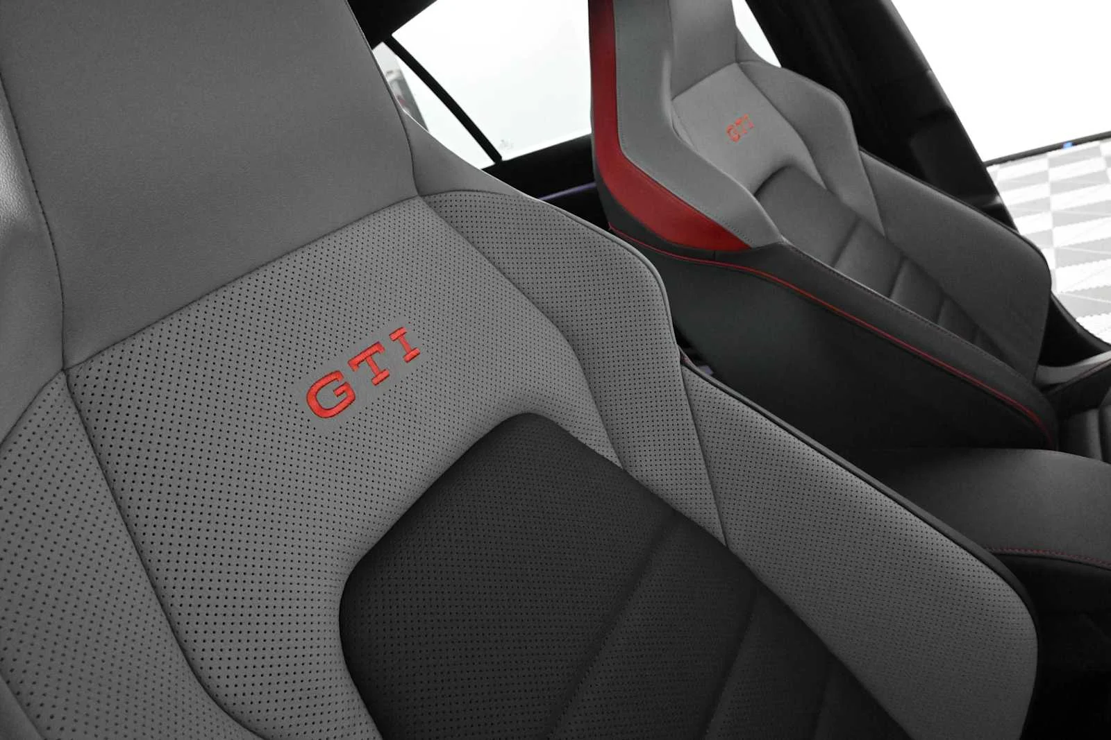 New 2026 Moonstone Gray Volkswagen SE image 13