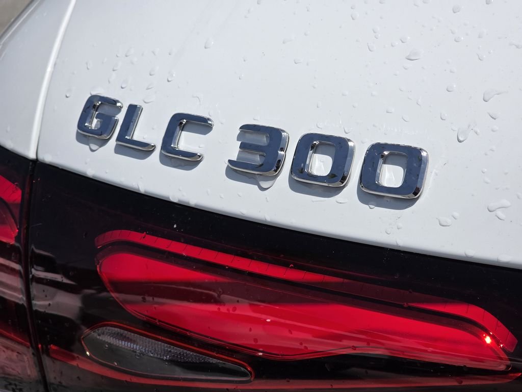 New 2026 Polar White Mercedes-Benz GLC 300 image 8