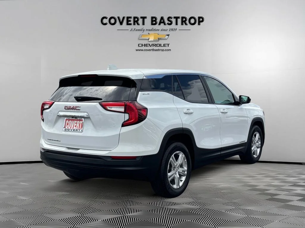 Used 2024 White GMC SLE image 5