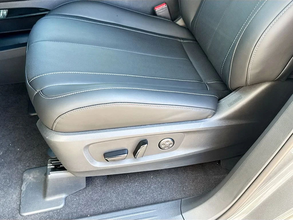 New 2027 GRAPHITE SHADOW INFINITI Luxe AWD image 19