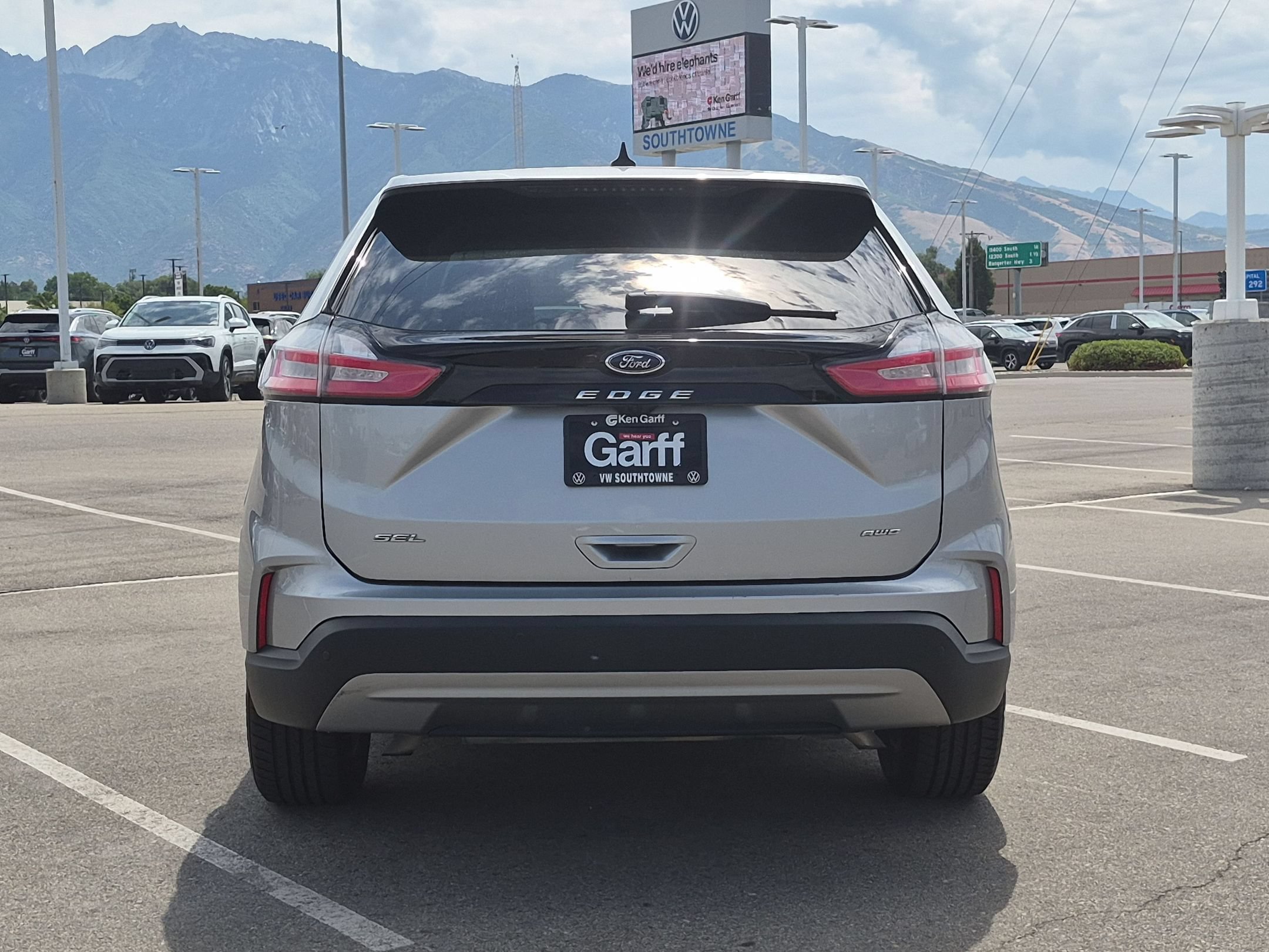 Used 2023 Iconic Silver Metallic Ford SEL image 4