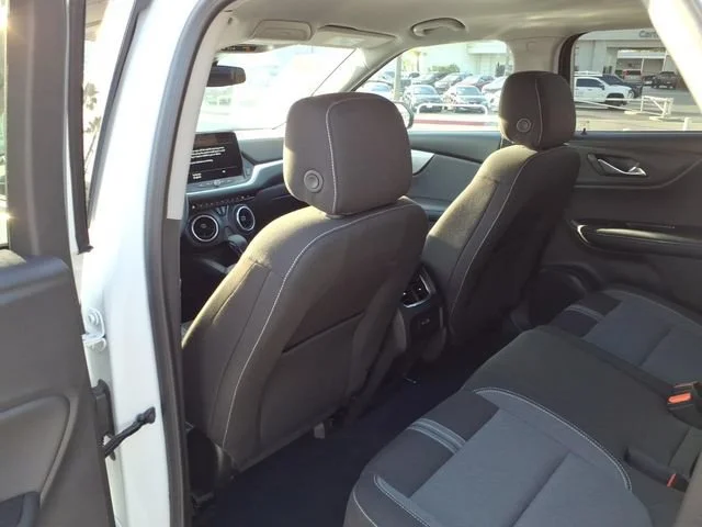 Used 2025 Summit White Chevrolet 2LT image 13