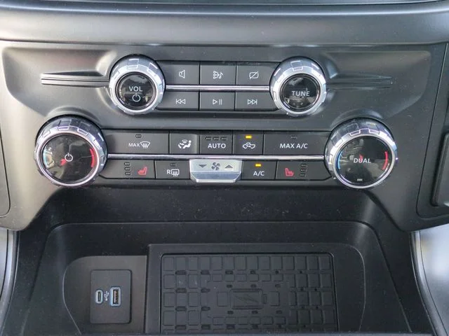 Used 2024 White Ford XLT image 24