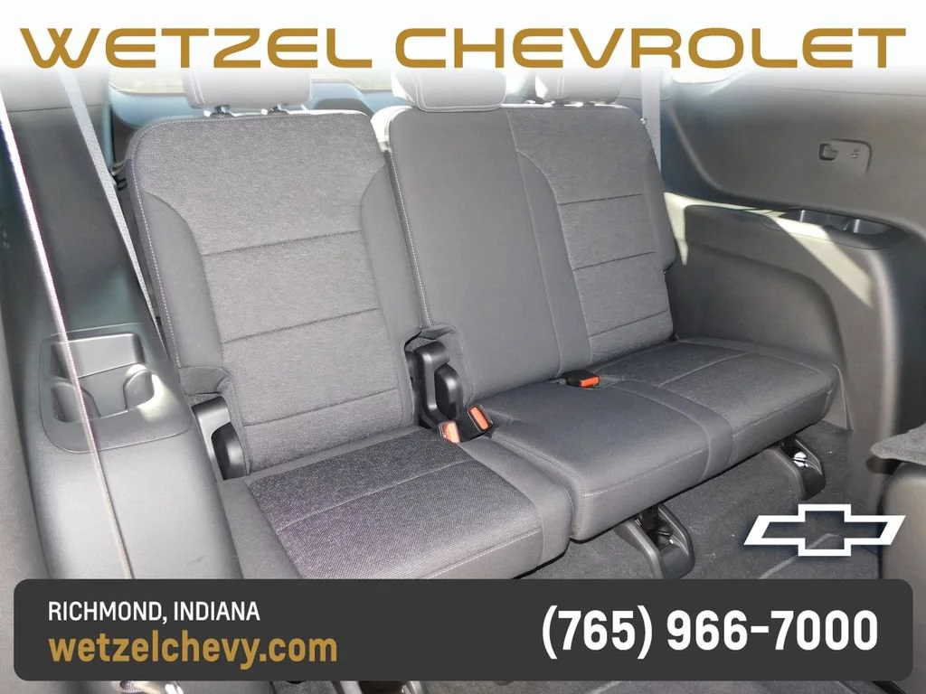 New 2027 Summit White Chevrolet LT image 31