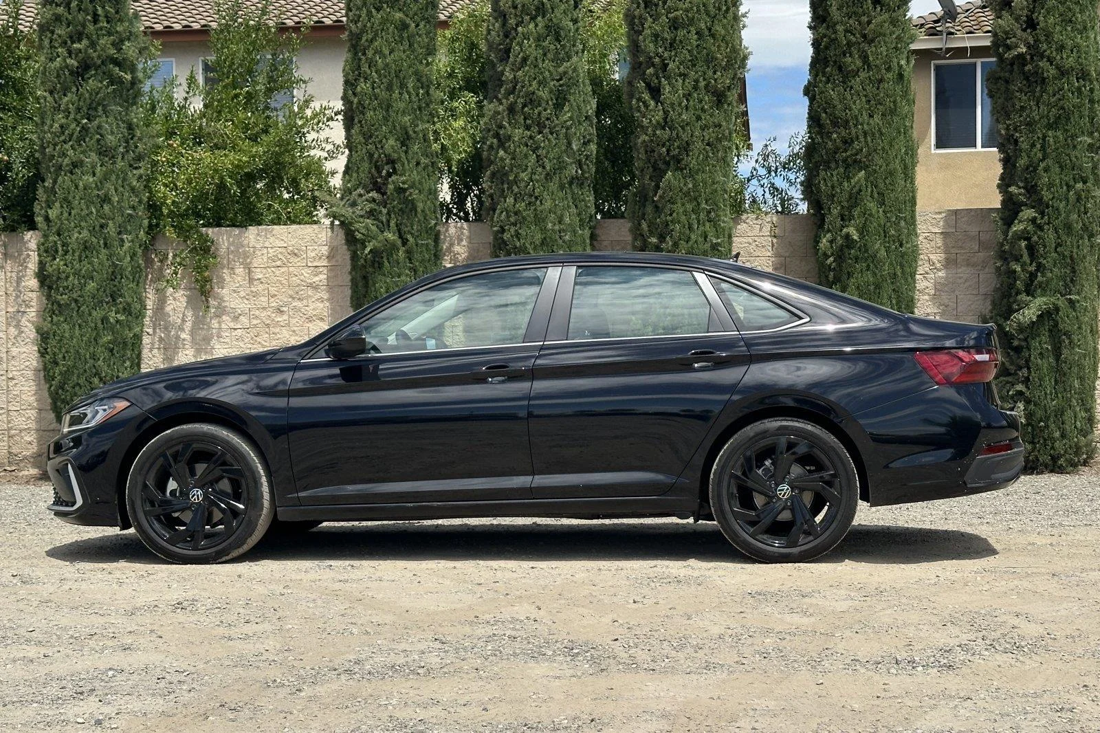 New 2026 Deep Black Pearl Volkswagen SE image 7
