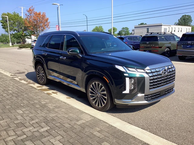 Certified Pre-Owned 2025 Hyundai Palisade All-wheel Drive Sport Utility