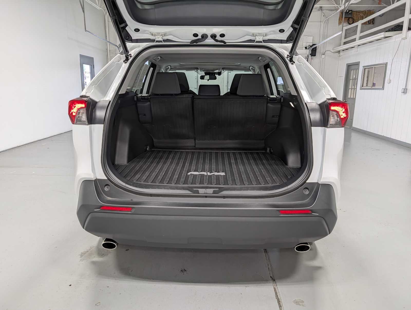 Used 2023 Ice Cap Toyota XLE image 39