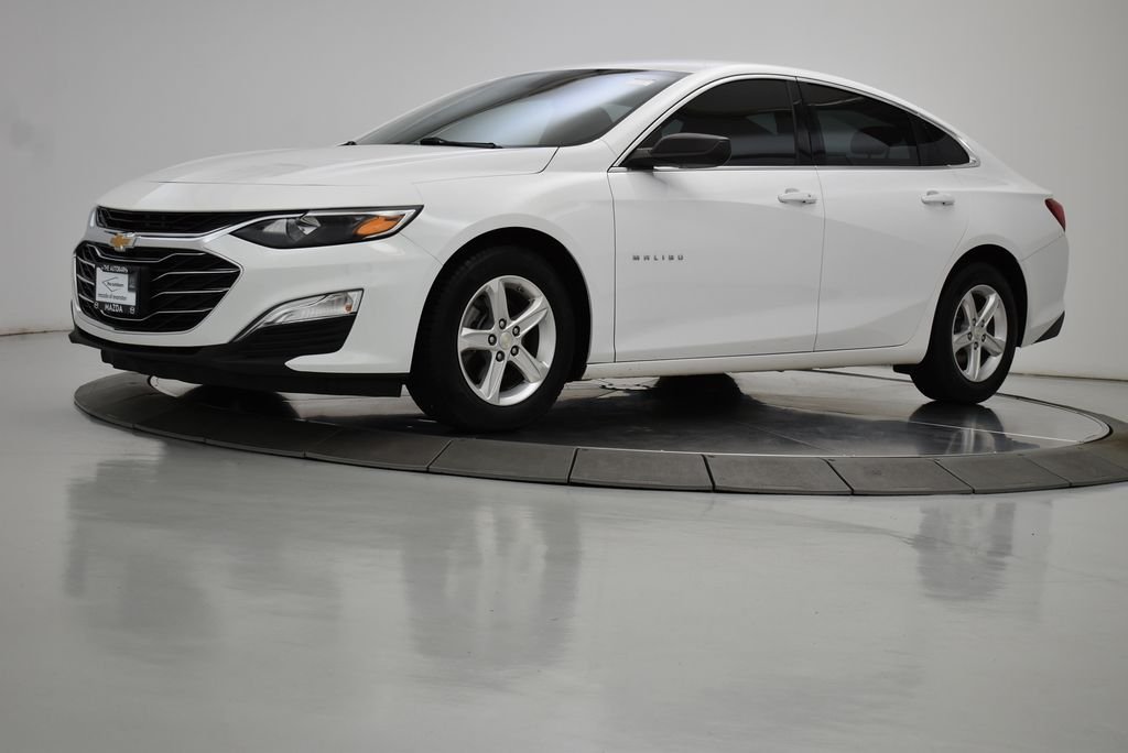 Used 2019 Summit White Chevrolet LS image 15