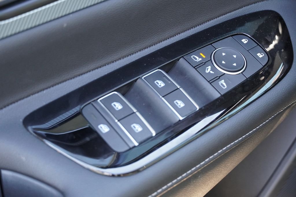 Used 2025 Black Nissan Platinum image 21