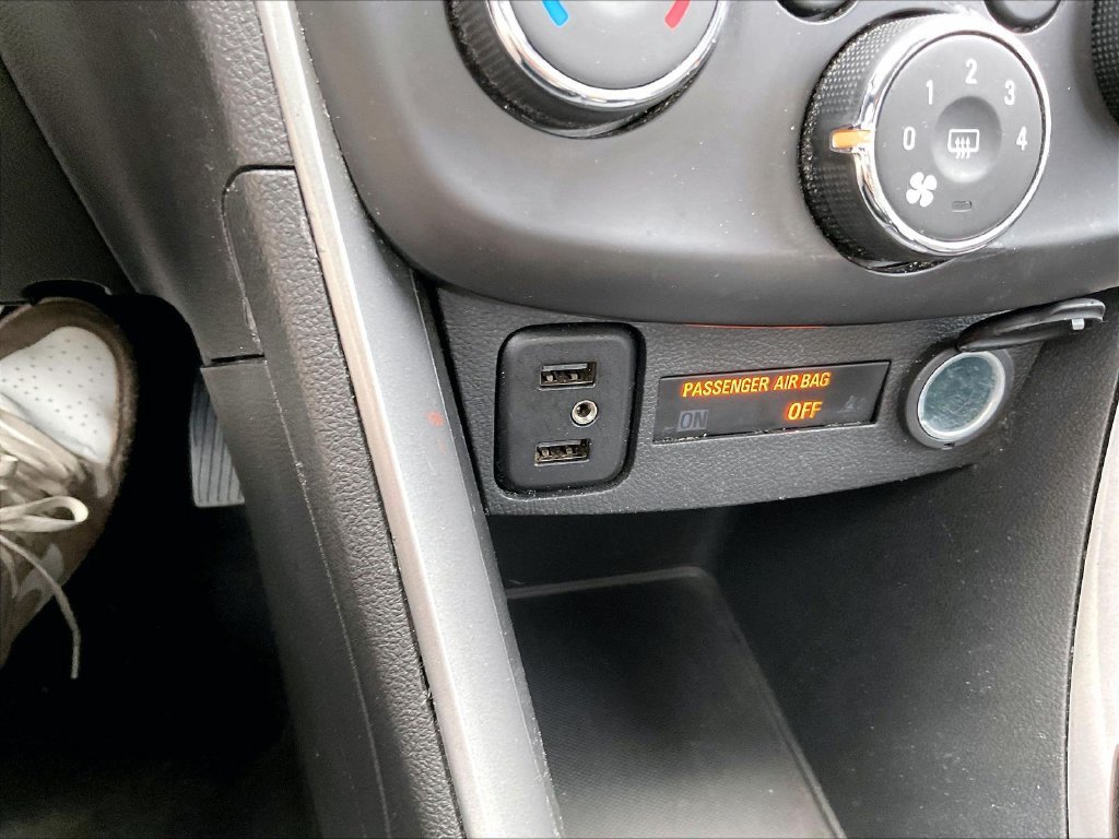 Used 2019 Summit White Chevrolet LT image 26