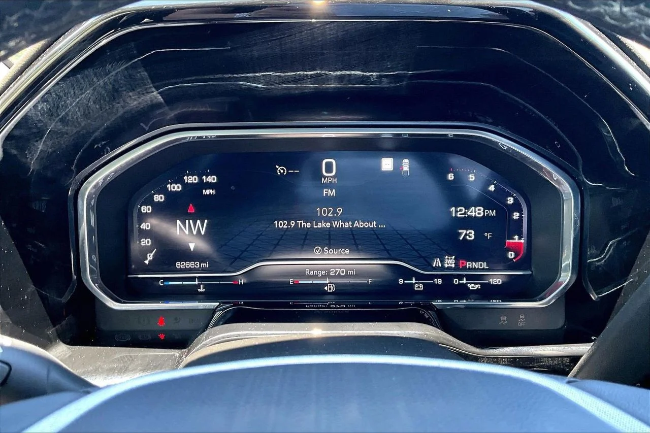 Used 2022 Red GMC Elevation image 10