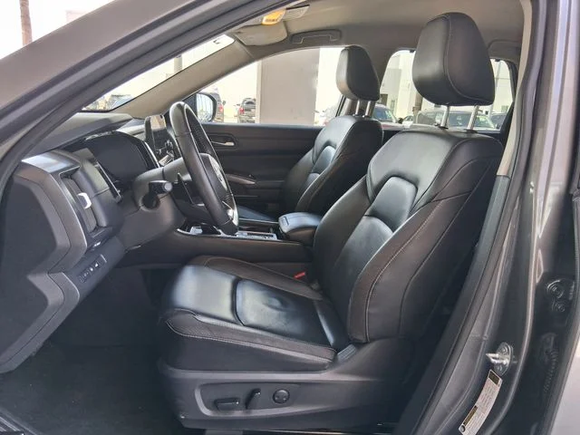 Used 2023 Gray Nissan SL image 18
