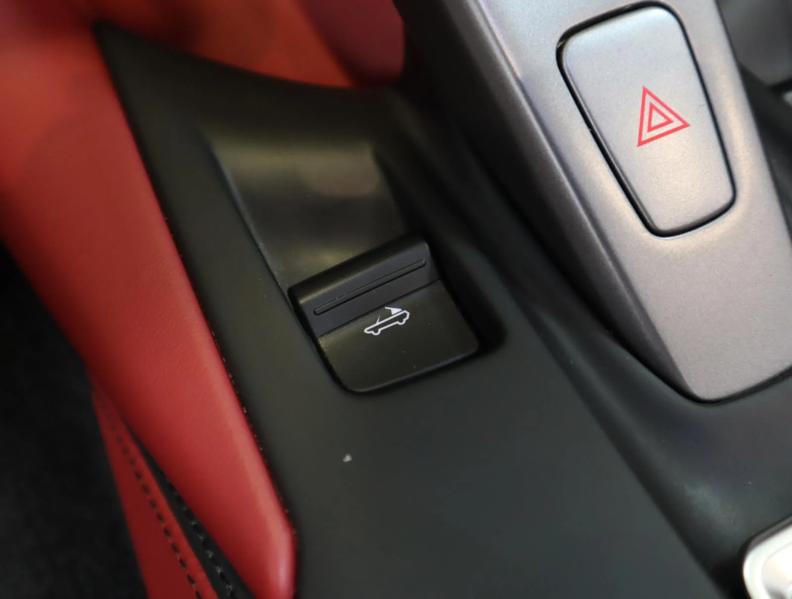 Used 2021 Nero Ferrari Convertible image 33