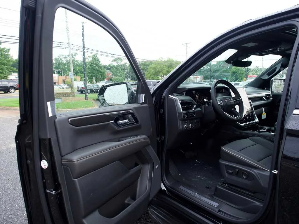 New 2026 Onyx Black GMC Elevation image 9