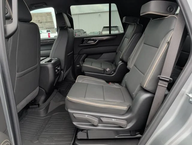 New 2026 Sterling Metallic GMC Elevation image 28