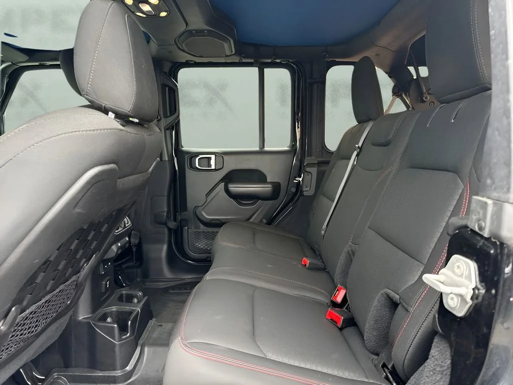 Used 2019  Jeep Rubicon image 11