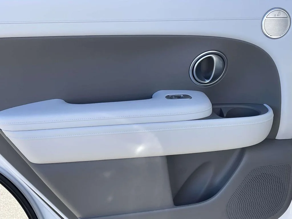 New 2026 White Hyundai SEL Premium image 10