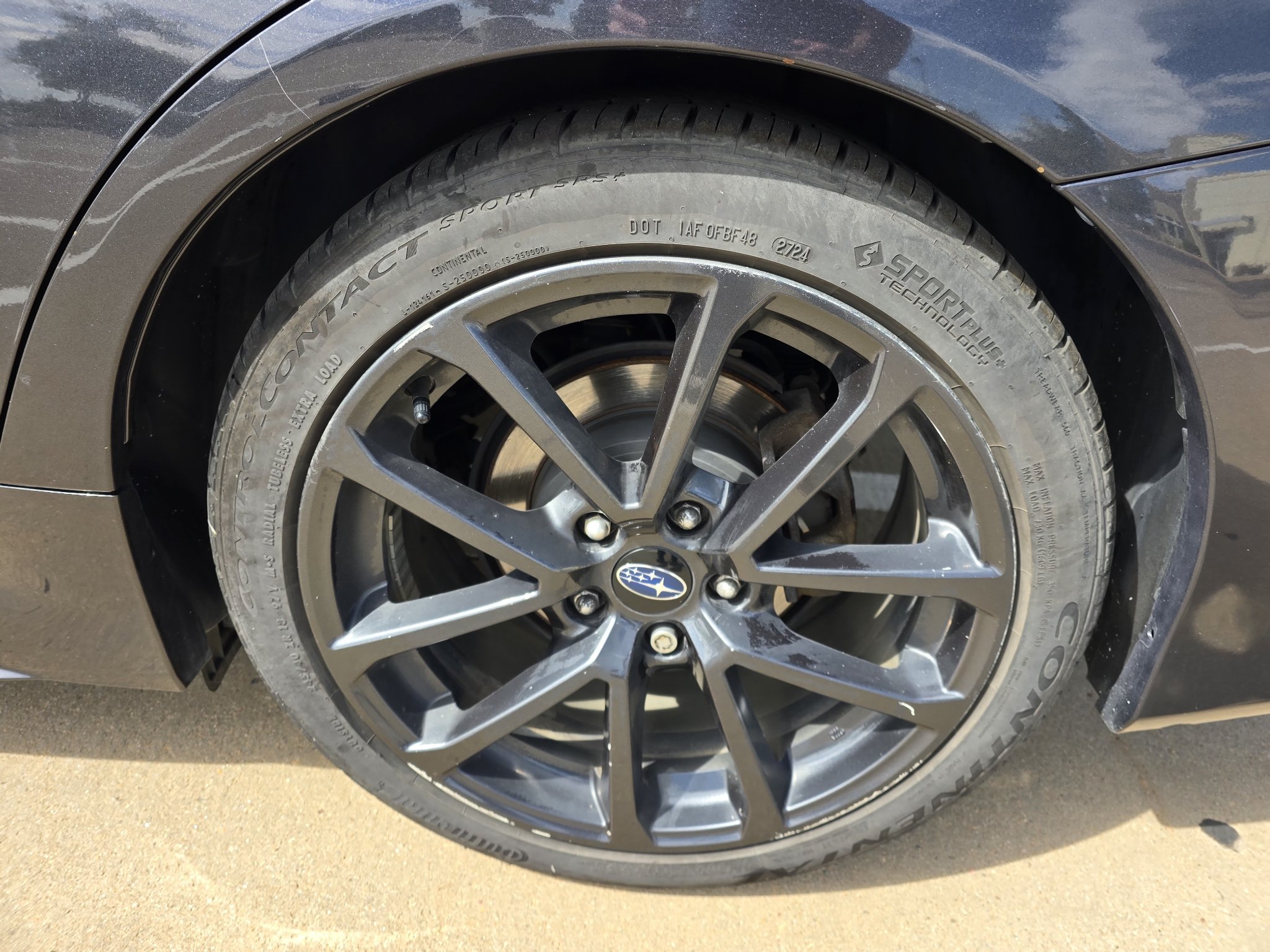Used 2018 Dark Gray Metallic Subaru Premium image 9