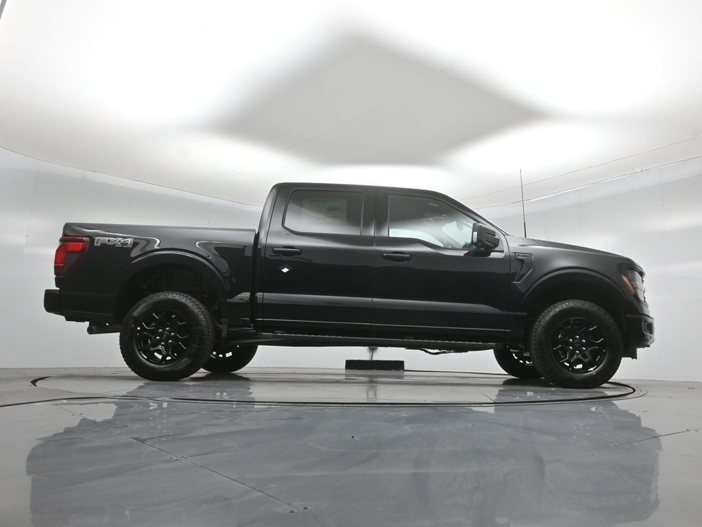 New 2026 Agate Black Metallic Ford XLT image 45