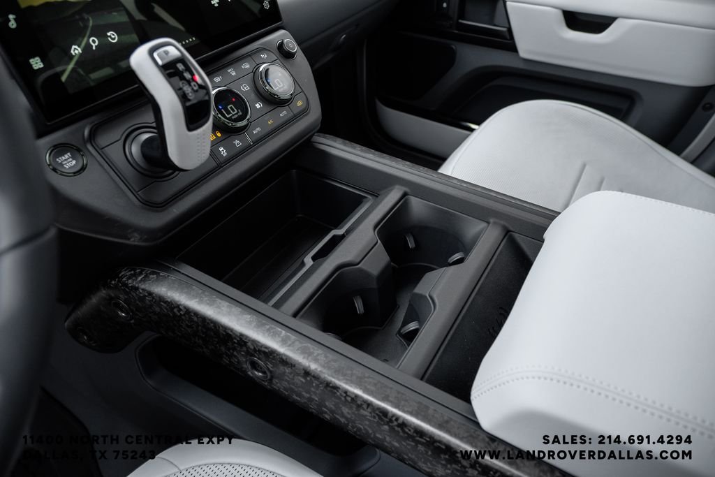 New 2026 Borasco Grey Metallic Land Rover OCTA image 26