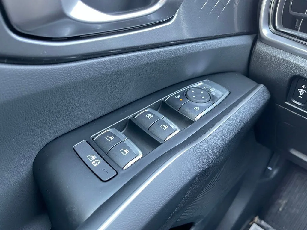 New 2026 White Kia S image 22