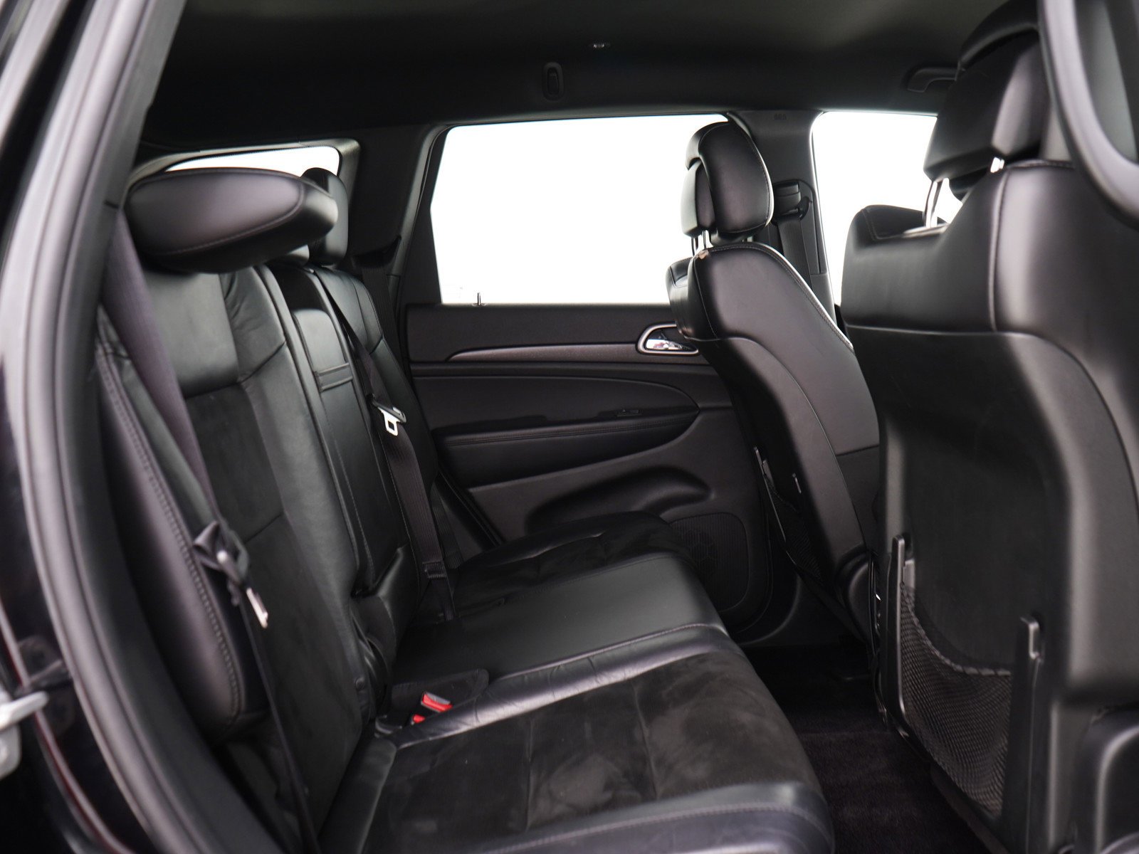 Used 2017 Diamond Black Crystal Pearlcoat Jeep Altitude 4x4 *Ltd Avail* image 15
