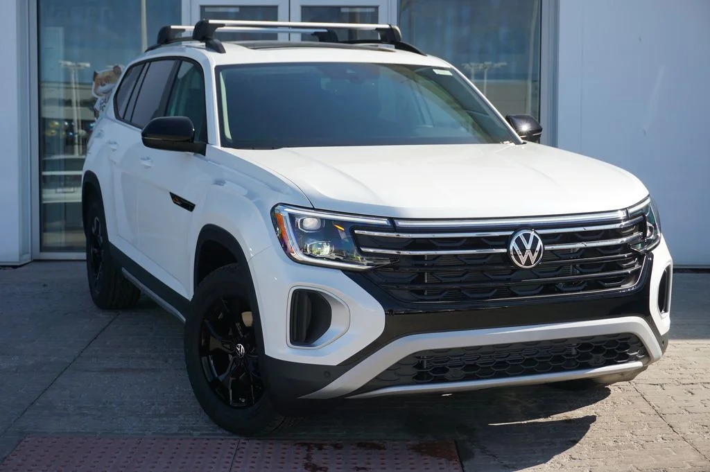 New 2026 White/off-white Volkswagen 2.0T Peak Edition image 4