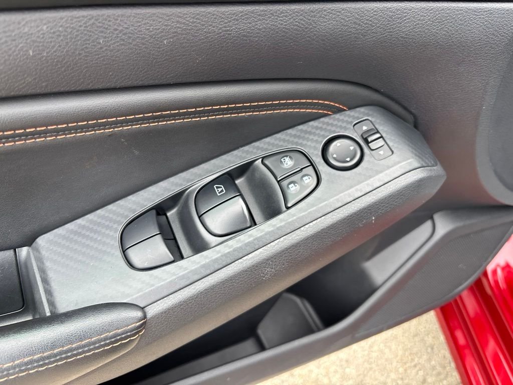 Used 2020 Red Nissan 2.5 SR image 16