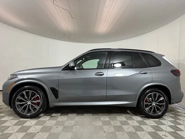 New 2026 Skyscraper Grey Metallic BMW xDrive40i image 4