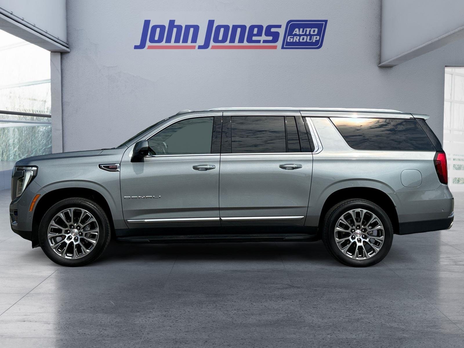 Used 2025 Sterling Metallic GMC Denali image 2