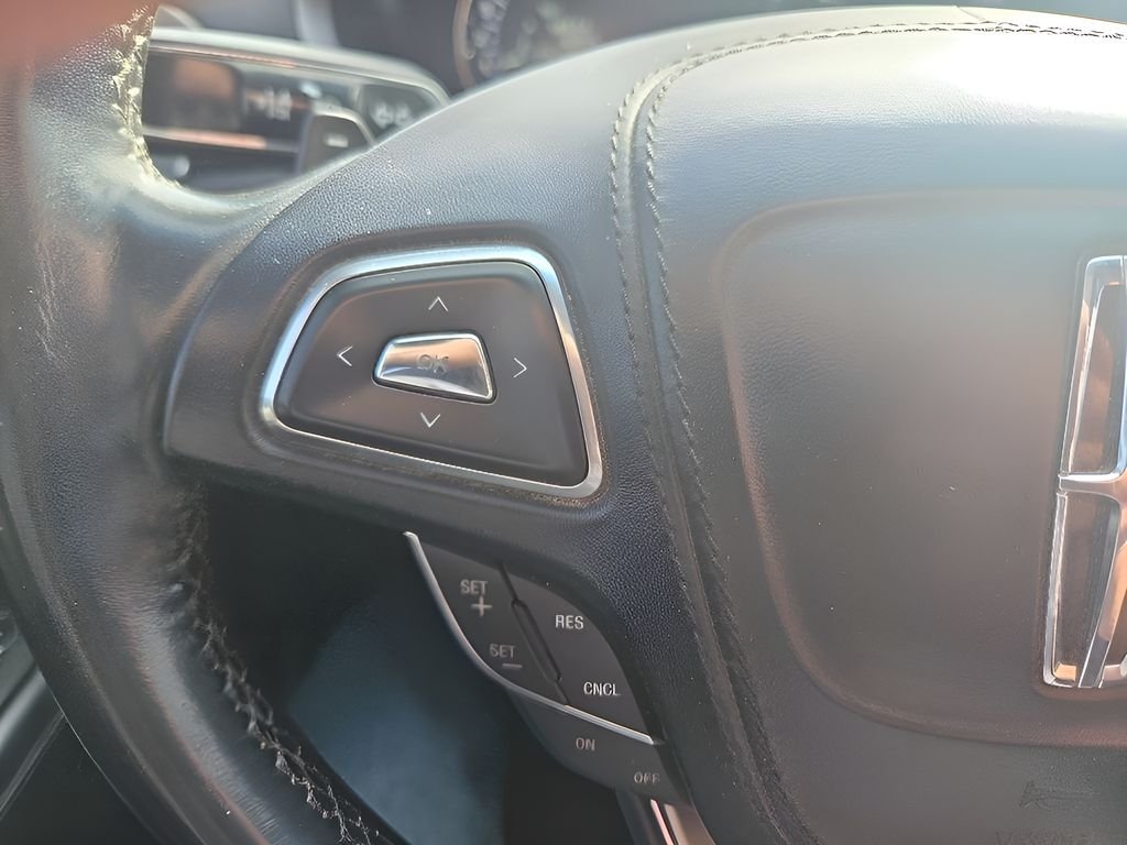 Used 2019 Blue Diamond Metallic Lincoln Standard image 15