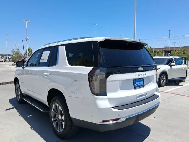 Used 2025 Summit White Chevrolet LT image 4