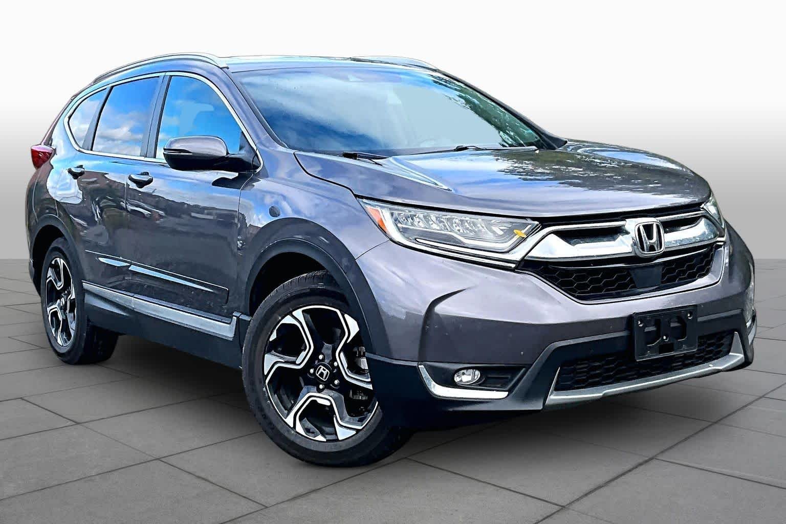 Used 2018 Gunmetal Metallic Honda Touring image 3