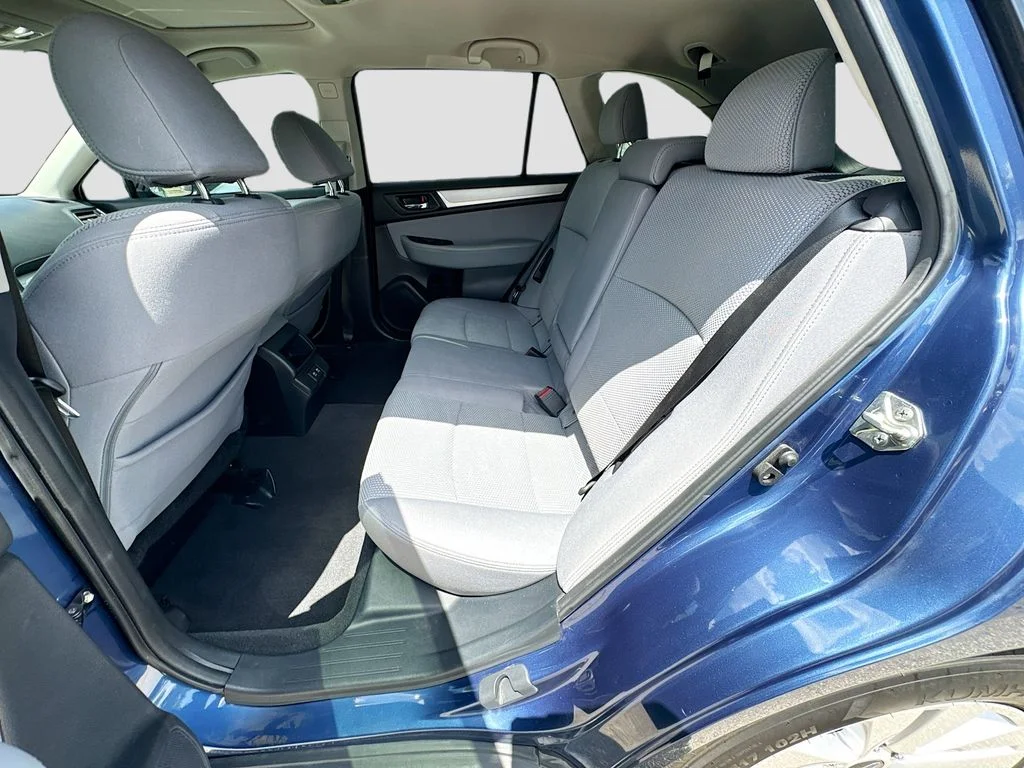Used 2019 Blue Subaru 2.5i Premium image 30