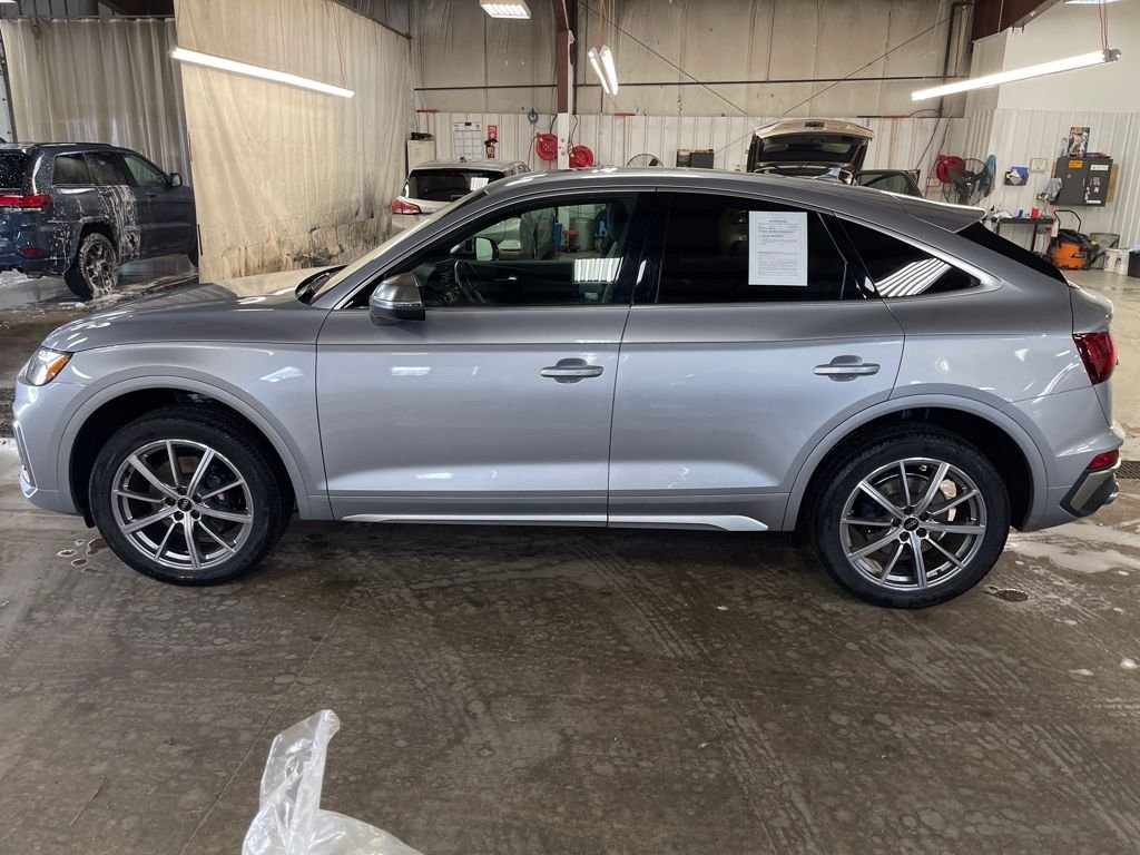 2022 Audi SQ5 Premium photo 2