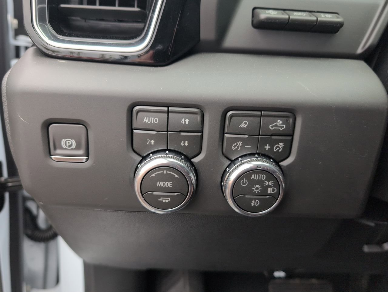 2026 GMC Sierra 2500HD Denali Ultimate - Photo 18