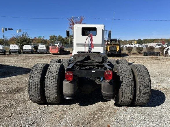 Used 2012 White Peterbilt with 4 Car Cage image 7